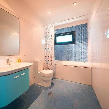 Casa Da Terca - View And Parking