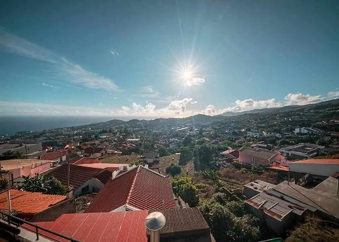 Villa Casa Da Terca - View And Parking Funchal (Madeira)